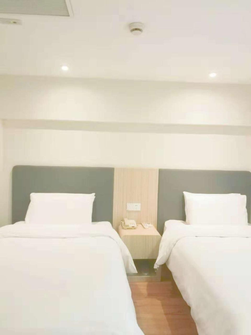Hanting Hotel Shanghai Hongkou Football Stadium Bagian luar foto